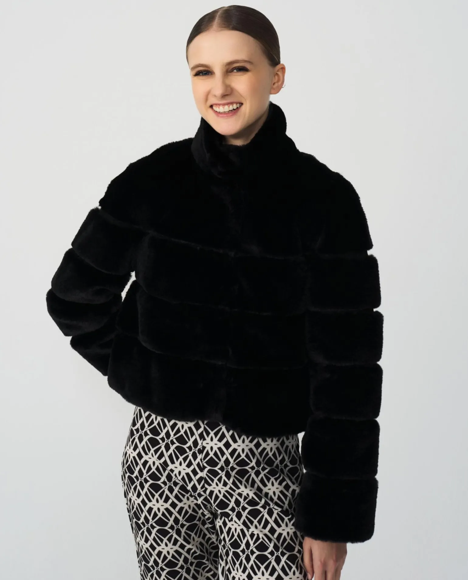 Abrigo Pelo Corto Pelo Negro