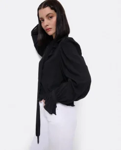 Blusa Lazo Cuello Punto Negro