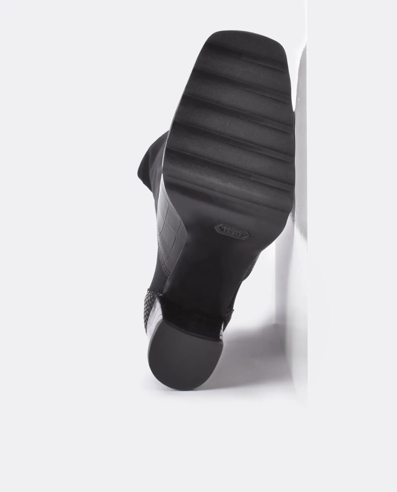 Bota Alta Pala Y Talon Licra/Coco Negro