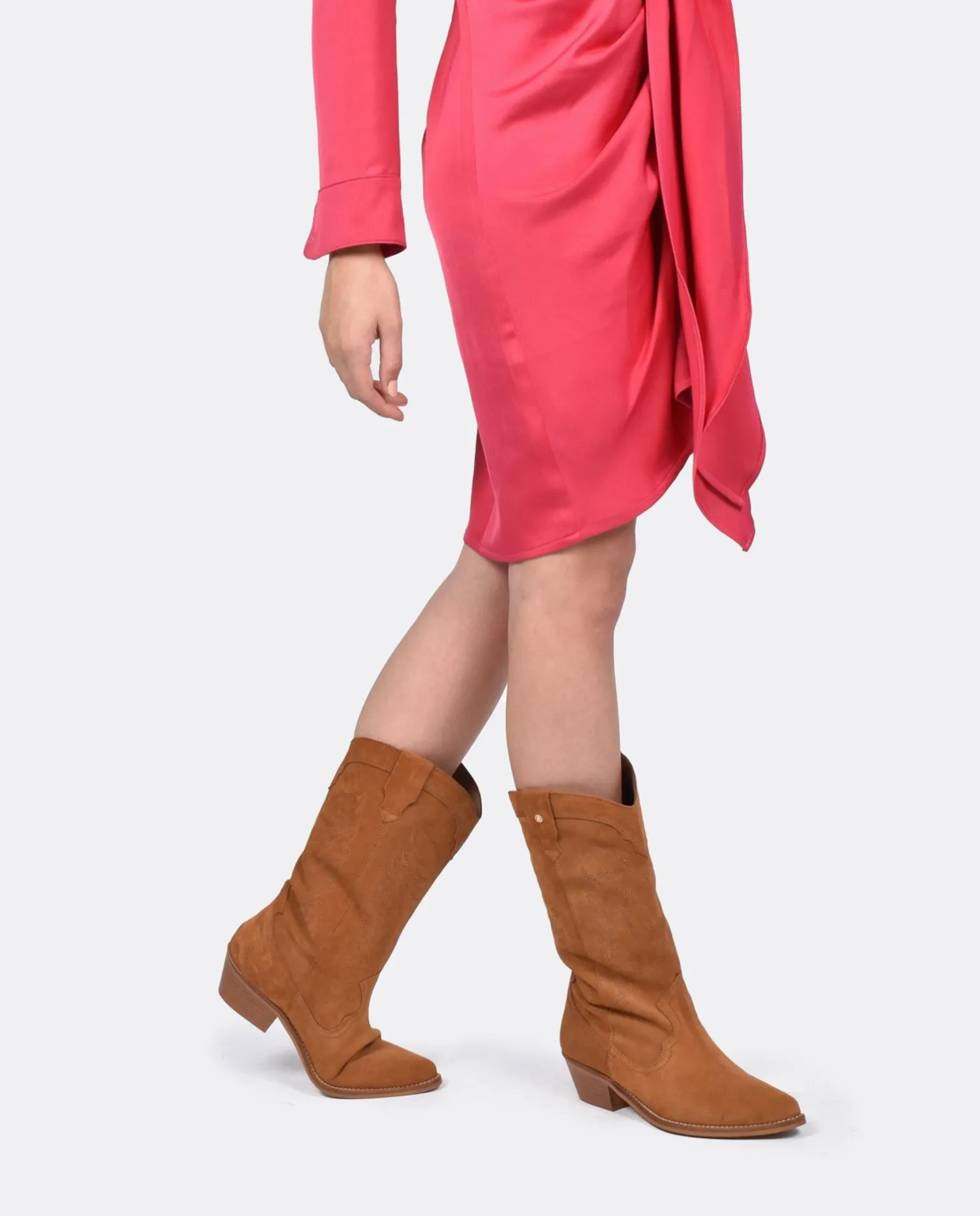 Bota Cowboy Tacón Bajo Serraje Cuero