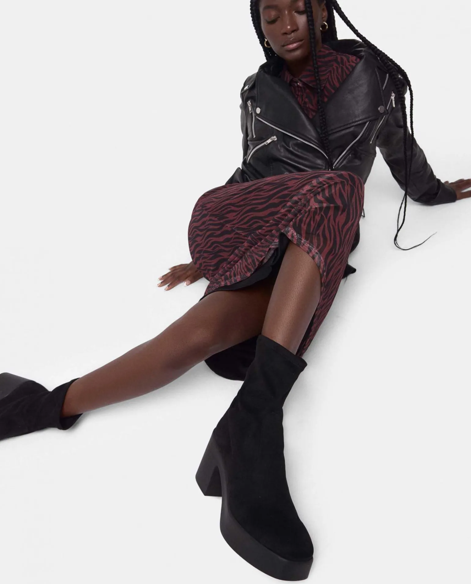 Botin Plataforma Ultrasuede Strech Negro