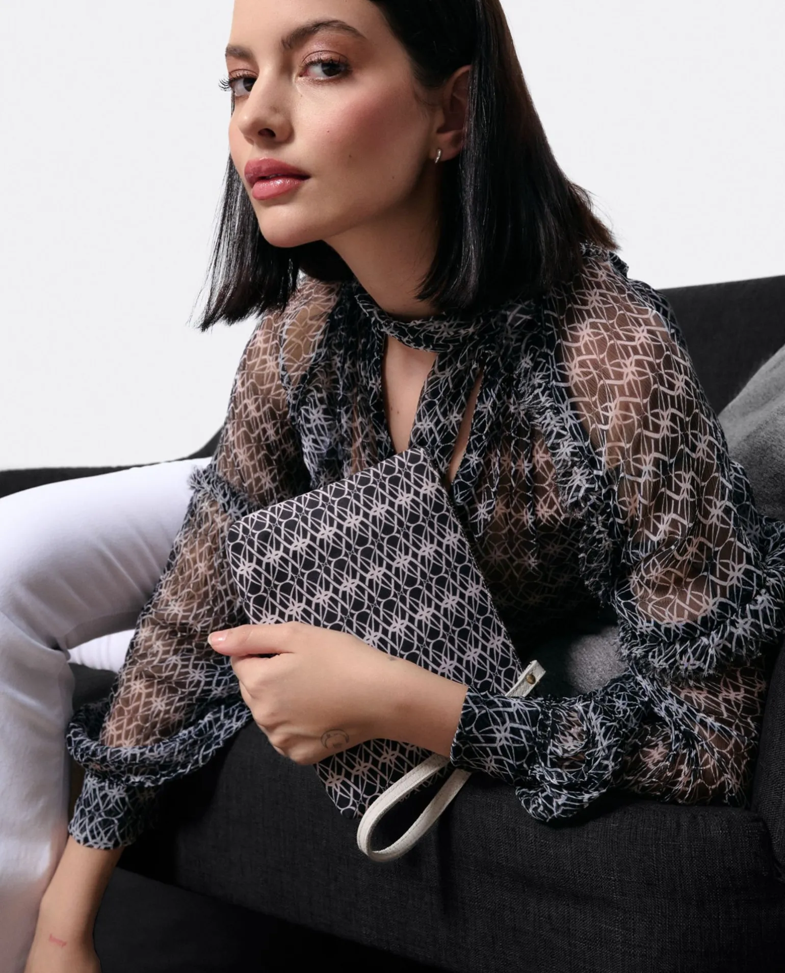 Cartera Ultrasuede Monogram