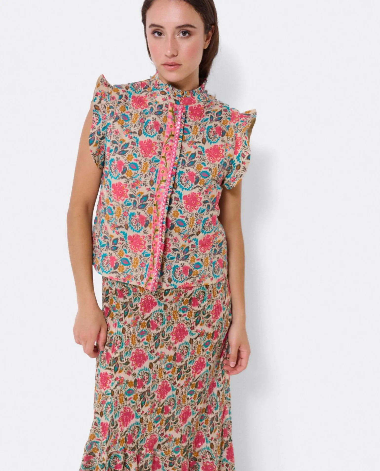 Chaleco Volantes Algodon Flores Beig