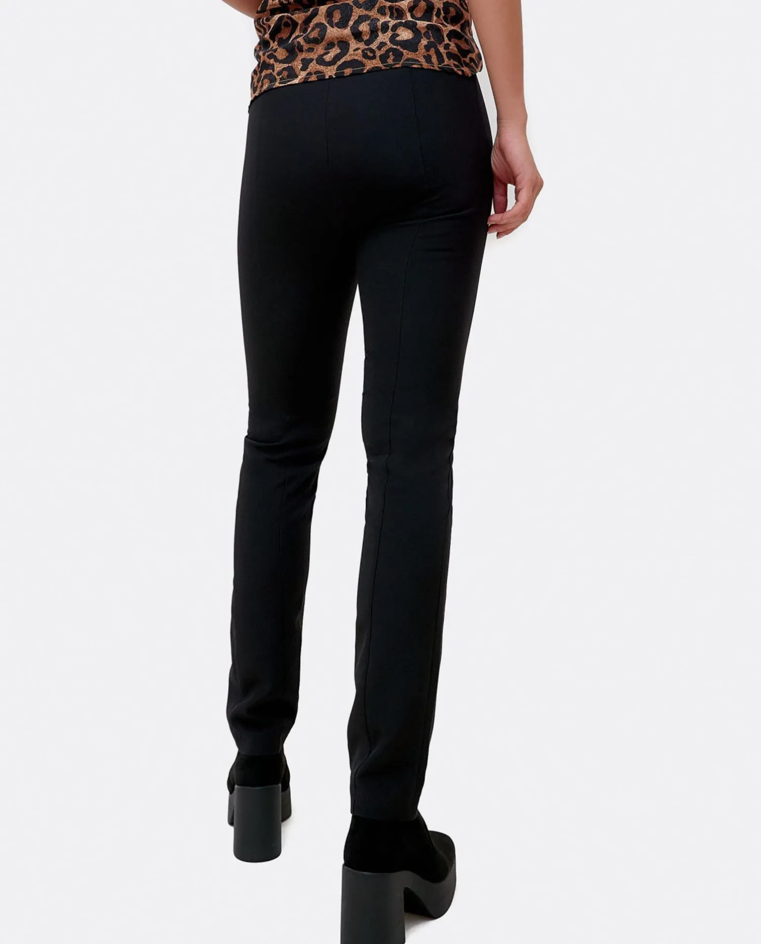 Pantalon Pitillo Doble Tela Negro
