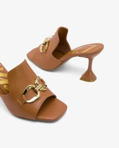 Zueco Adorno Napa Cuero